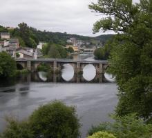 Río Miño ao seu paso pola ponte romana de Lugo